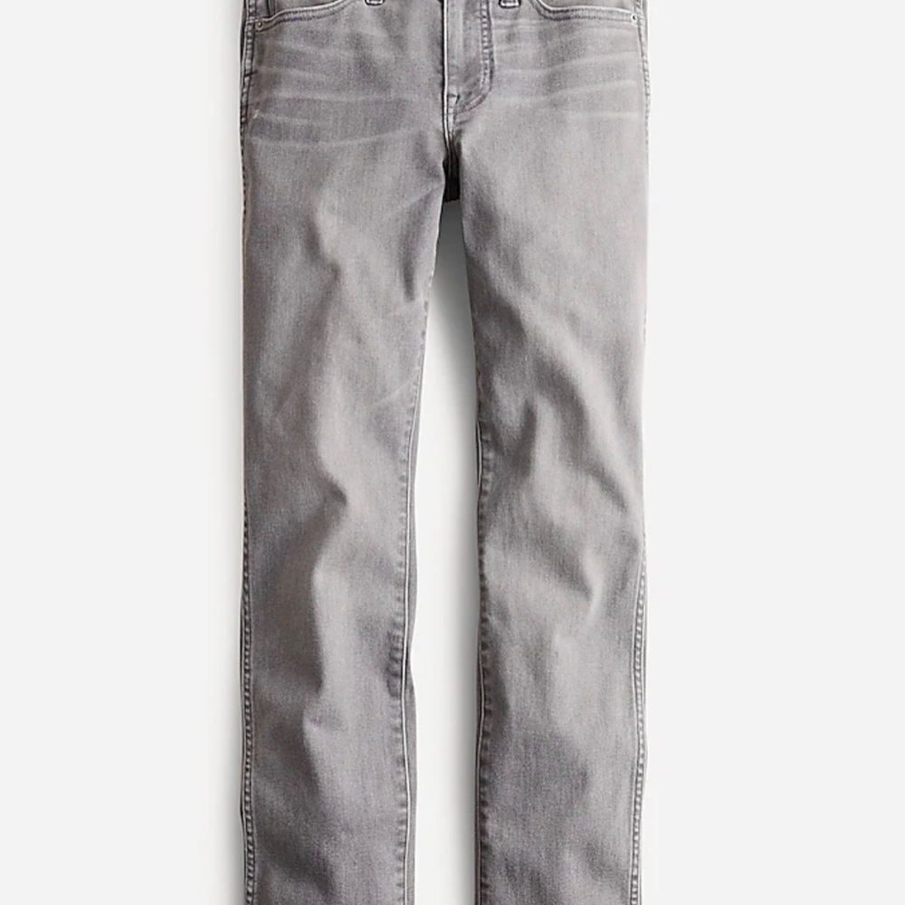 9" vintage slim-straight jean in Grey Dove wash